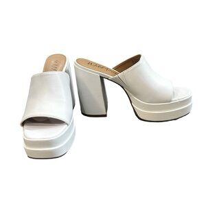 Wild Pair Retro Style White Platform Block Heeled Sandals Size 8